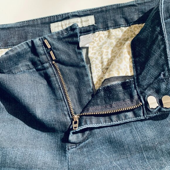 CHICO’S PLATINUM DENIM Ultimate Fit Crop Jean Hint of Gold - Picture 2 of 14